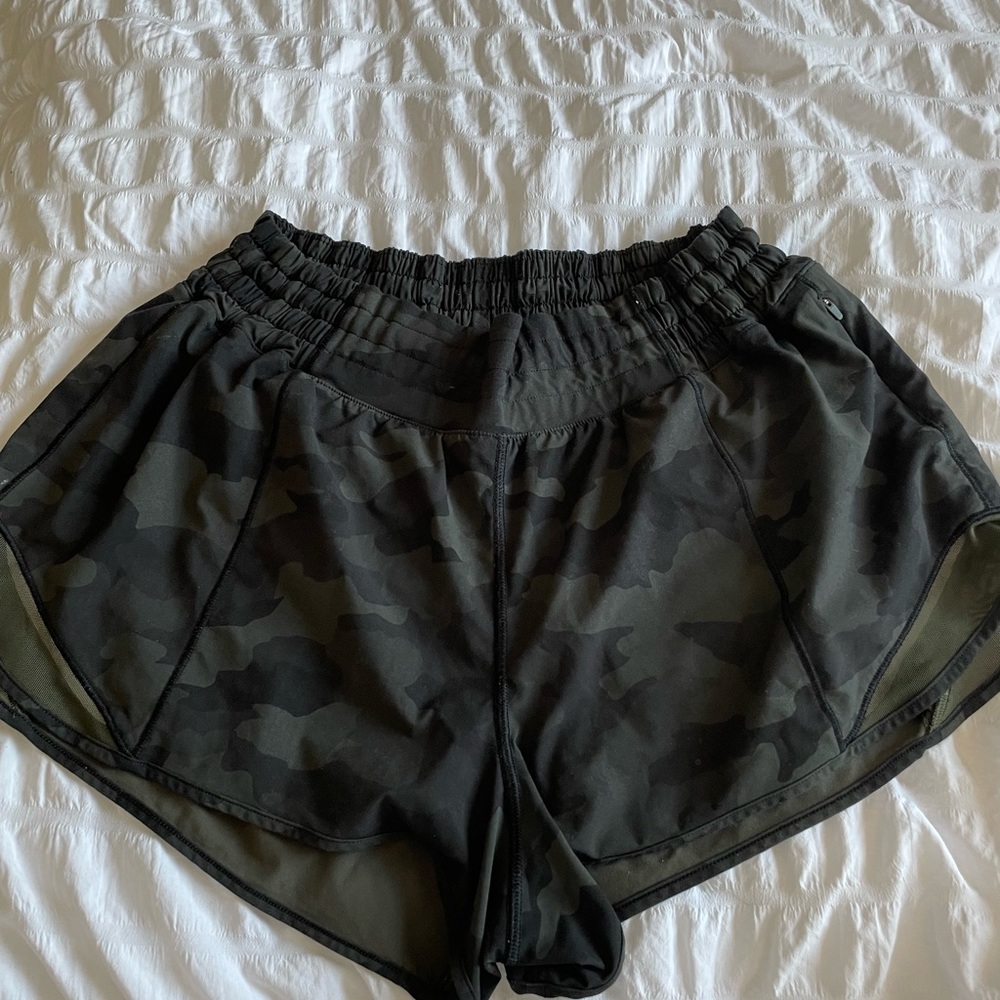 GREEN CAMO high waisted 2.5 inseam lulu hottie hot shorts
